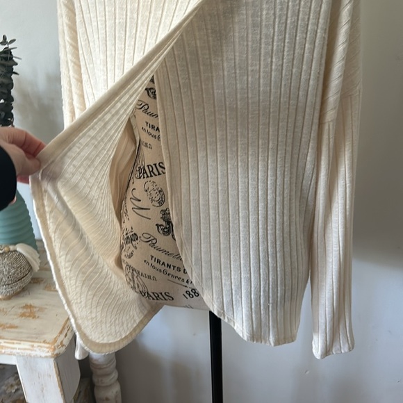 Gilli Soft Cowl Neck Split Back Sweater Women's size LP - Picture 5 of 8